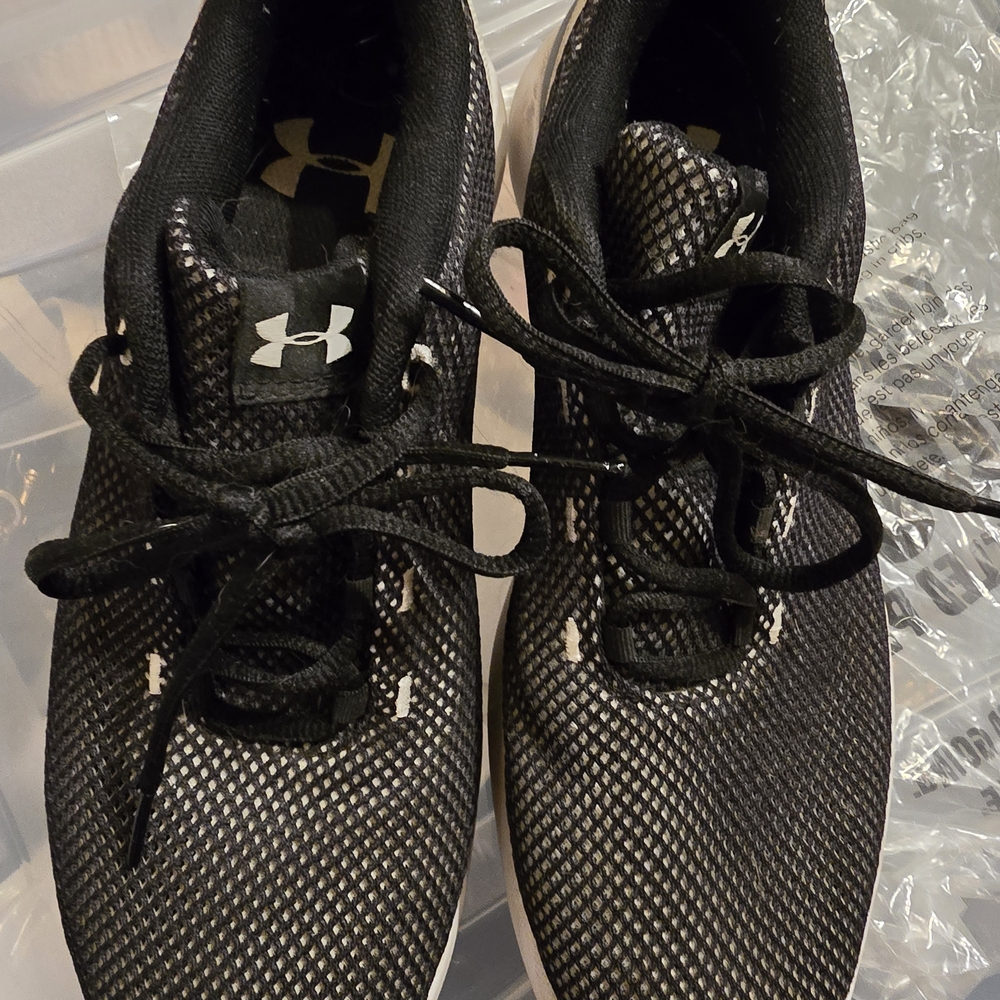 Under Armour Women’s Black Athletic Sneakers